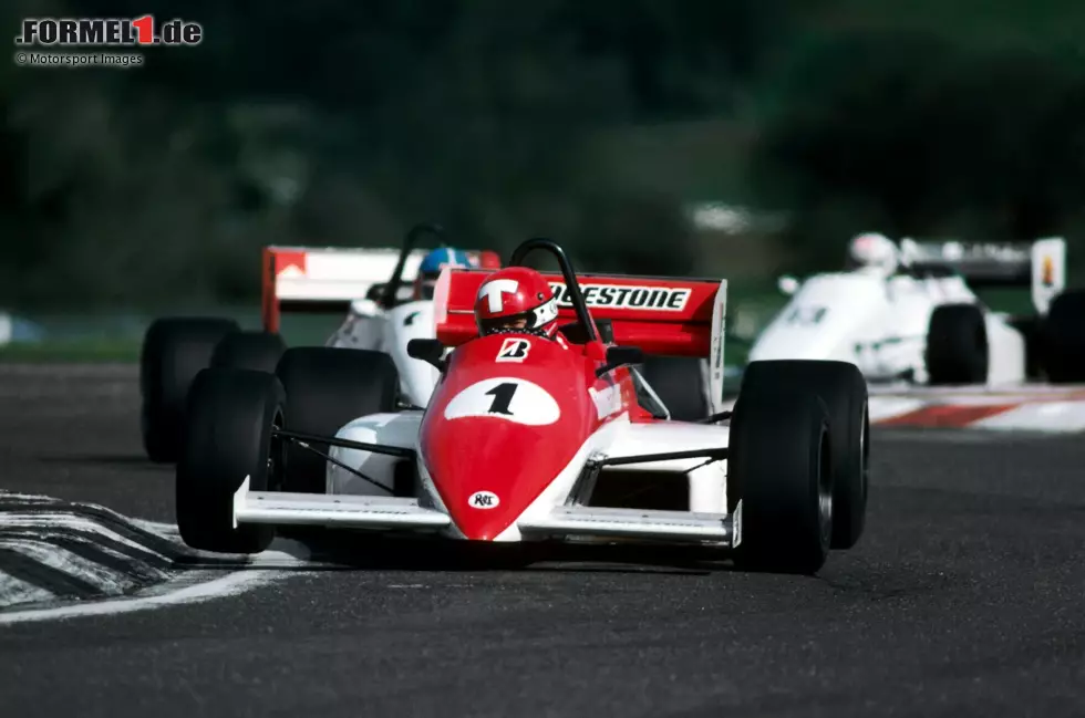 1985 gewinnt er zudem den Vizetitel in der Formel 3000 hinter Christian Danner. Später versucht er sich unter anderem noch erfolglos in der IndyCar-Serie und bei den 24 Stunden von Le Mans. Foto zur News: 1985 gewinnt er zudem den Vizetitel in der Formel 3000 hinter Christian Danner. Später versucht er sich unter anderem noch erfolglos in der IndyCar-Serie und bei den 24 Stunden von Le Mans.