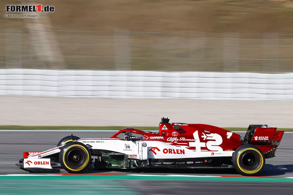 Hier zum Vergleich die größere Motorenabdeckung, die man beim Test in der restlichen Zeit verwendet hat. Foto zur News: Hier zum Vergleich die größere Motorenabdeckung, die man beim Test in der restlichen Zeit verwendet hat.