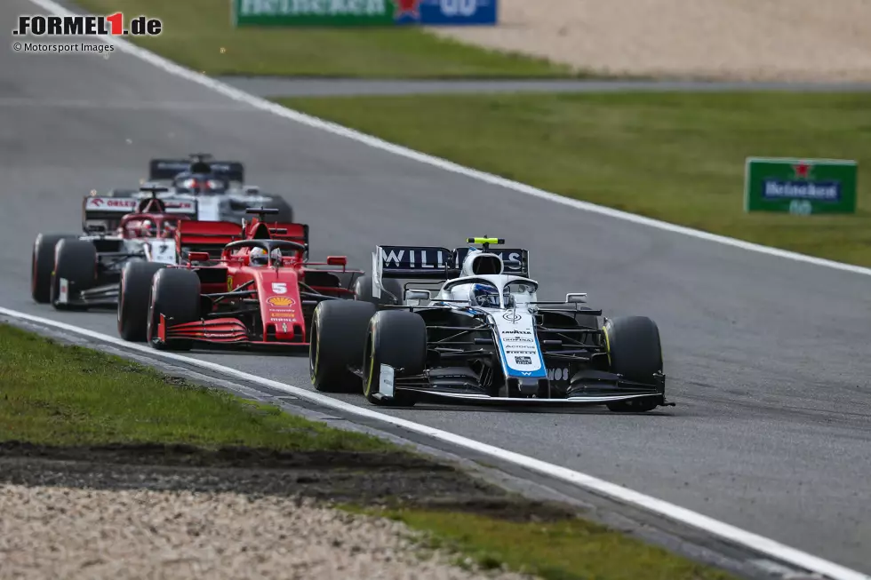 Foto zur News: Nicholas Latifi (3): Ein unauffälliges Rennen, was wir ihm einmal positiv auslegen. Im Qualifying nur einen Platz hinter dem in der Regel starken Teamkollegen, das ist in Ordnung. Im Rennen keine Fehler gemacht, aber auch keine Bäume ausgerissen. Am Ende P14. Dafür gibt&#039;s von uns gerade noch eine 3.