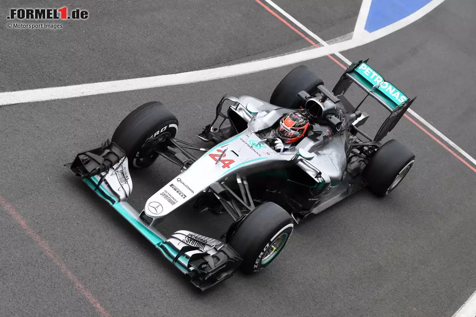 ... wie hier in Silverstone einige Wochen später im Mercedes W07, dem dominanten Fahrzeug der Saison 2016. Das Mercedes-Outfit, das ... Foto zur News: ... wie hier in Silverstone einige Wochen später im Mercedes W07, dem dominanten Fahrzeug der Saison 2016. Das Mercedes-Outfit, das ...
