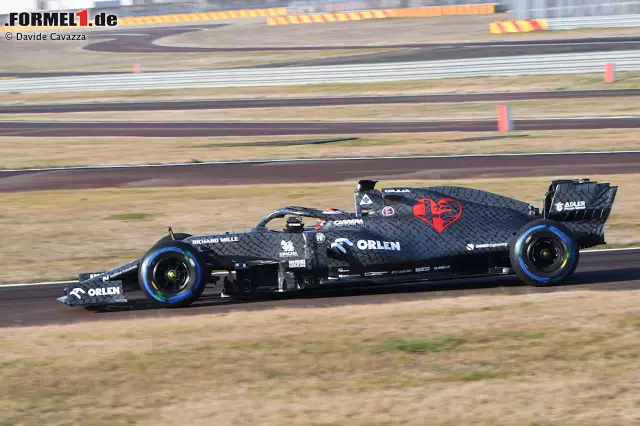 Foto zur News: Alfa Romeo hat in Fiorano den Shakedown mit dem neuen C39 unternommen. Kimi Räikkönen saß am Steuer. Hier sind die ersten Bilder vom neuen Alfa auf der Strecke!