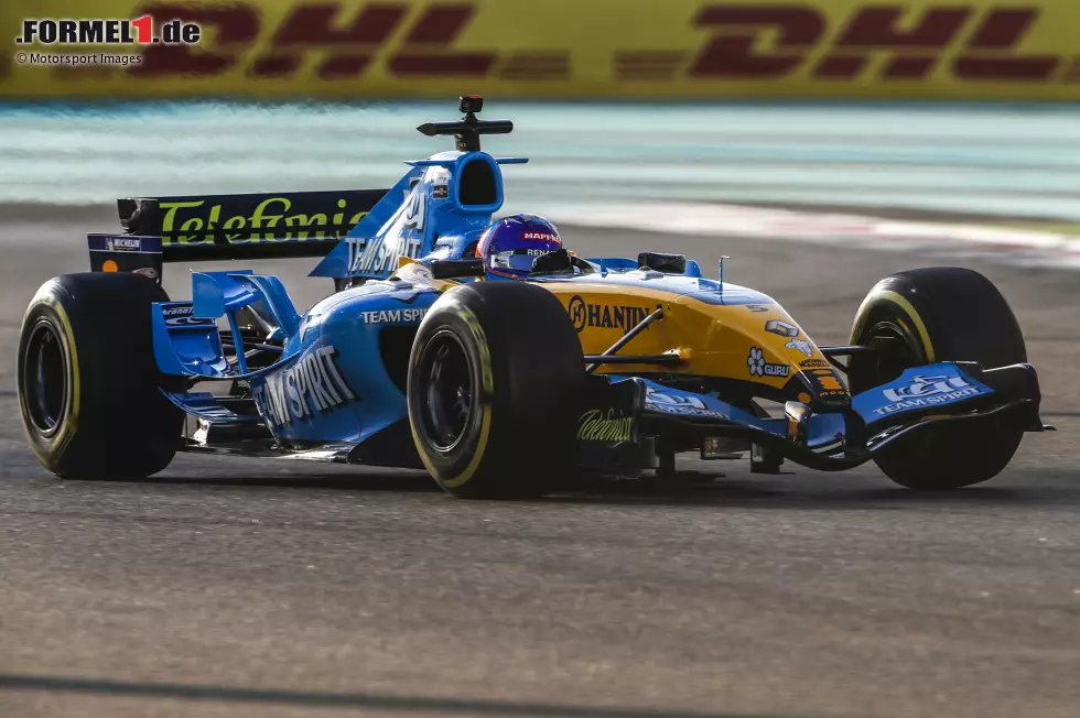 Foto zur News: Fernando Alonso im Renault R25