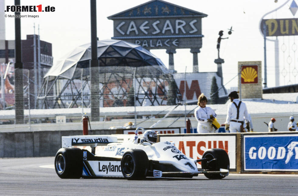 Nach dem Gewinn des WM-Titels im Jahr 1980 gibt Alan Jones Ende des folgenden Jahres seinen Rücktritt aus der Formel 1 bekannt. Der Australier verabschiedet sich standesgemäß: Mit einem Sieg bei seinem letzten Rennen, dem berüchtigten Grand Prix auf dem Parkplatz des Caesars-Palace-Hotels in Las Vegas. Nach dem Gewinn des WM-Titels im Jahr 1980 gibt Alan Jones Ende des folgenden Jahres seinen Rücktritt aus der Formel 1 bekannt. Der Australier verabschiedet sich standesgemäß: Mit einem Sieg bei seinem letzten Rennen, dem berüchtigten Grand Prix auf dem Parkplatz des Caesars-Palace-Hotels in Las Vegas.