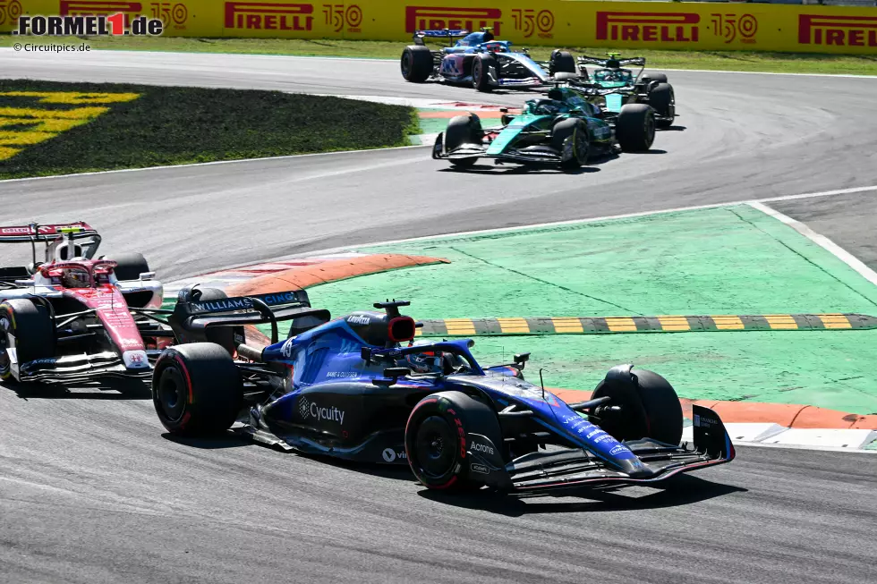 Top: Nyck de Vries. Weil Alexander Albon 2022 in Monza ausfällt, kommt der Niederländer überraschend zu seinem Formel-1-Debüt. Obwohl er erst am Samstag in den Williams steigt, qualifiziert er sich vor Teamkollege Nicholas Latifi, holt zwei Punkte - und wird für seinen starken Auftritt mit einem Stammcockit 2023 bei AlphaTauri belohnt! Foto zur News: Top: Nyck de Vries. Weil Alexander Albon 2022 in Monza ausfällt, kommt der Niederländer überraschend zu seinem Formel-1-Debüt. Obwohl er erst am Samstag in den Williams steigt, qualifiziert er sich vor Teamkollege Nicholas Latifi, holt zwei Punkte - und wird für seinen starken Auftritt mit einem Stammcockit 2023 bei AlphaTauri belohnt!