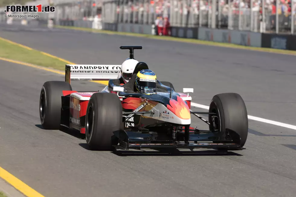 Passagiere kommen auch in Zweisitzer-F1-Autos auf ihre Kosten, zum Beispiel bei Ex-Formel-1-Team Minardi. Foto zur News: Passagiere kommen auch in Zweisitzer-F1-Autos auf ihre Kosten, zum Beispiel bei Ex-Formel-1-Team Minardi.