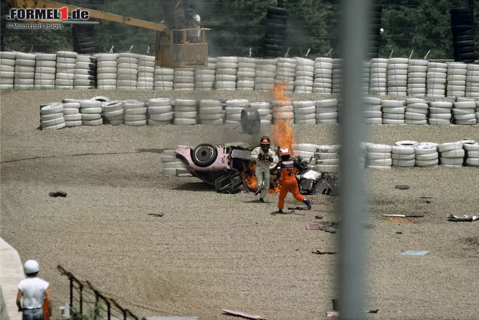 1991 gewinnt Herbert als Mazda-Fahrer die 24 Stunden von Le Mans, das berühmteste Langstreckenrennen der Welt. Wenige Monate später stürmt er in Fuji mutig zur Unfallstelle eines Fahrerkollegen, um Ersthelfer zu sein-. Foto zur News: 1991 gewinnt Herbert als Mazda-Fahrer die 24 Stunden von Le Mans, das berühmteste Langstreckenrennen der Welt. Wenige Monate später stürmt er in Fuji mutig zur Unfallstelle eines Fahrerkollegen, um Ersthelfer zu sein-.