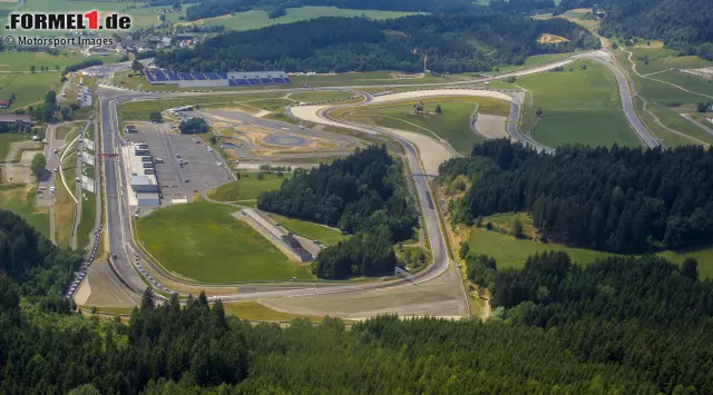 Foto zur News: Not macht erfinderisch: Das Coronavirus-bedingt zweite Österreich-Rennen der Formel 1 2020 in Spielberg heißt offiziell "Steiermark-Grand-Prix". Doch die Formel 1 ist seit 1950 schon mehrfach von ihrer traditionellen Länderbezeichnung der einzelnen Rennen abgewichen. Unsere Fotostrecke zeigt die außergewöhnlichsten Grand-Prix-Namen!