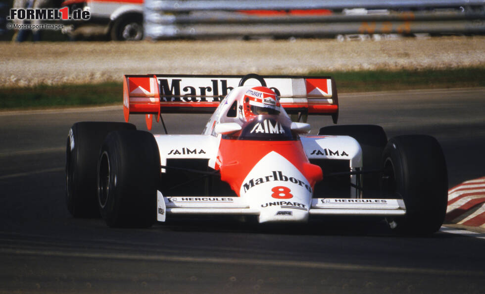 Niki Lauda kommt 1984 zwar als WM-Spitzenreiter zum Saisonfinale nach Portugal, doch in Estoril läuft es für ihn nicht nach Plan. Schon im Qualifying ... Niki Lauda kommt 1984 zwar als WM-Spitzenreiter zum Saisonfinale nach Portugal, doch in Estoril läuft es für ihn nicht nach Plan. Schon im Qualifying ...