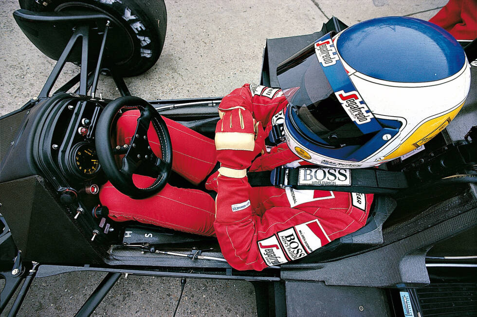 Foto zur News: ... McLaren mit dem Modell MP4-2C von 1986 weiterhin auf eine Ledereinfassung setzt. Doch deren Tage sind nun endgültig gezählt.