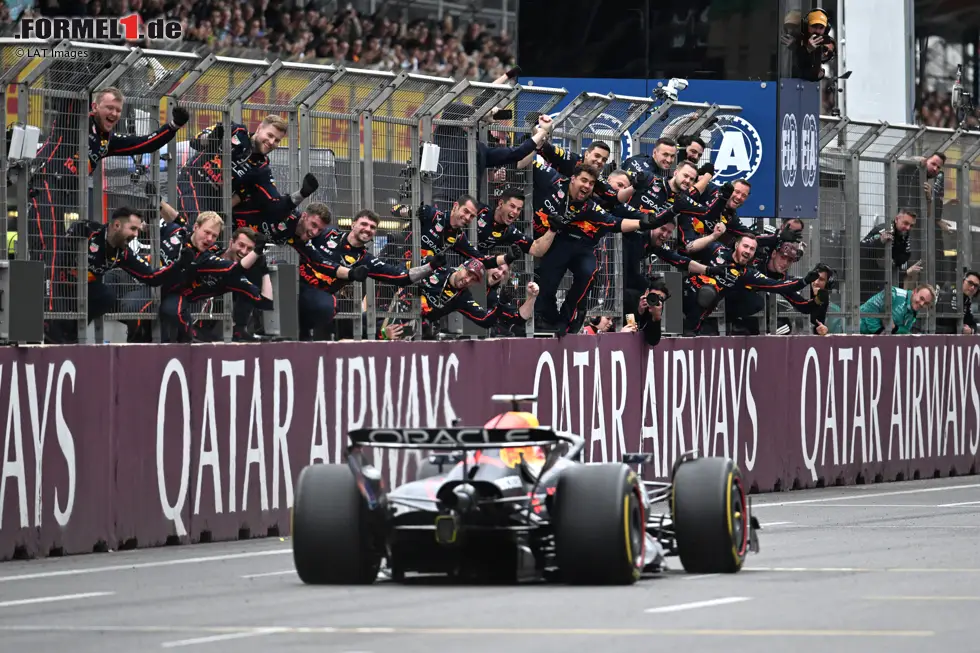 Foto zur News: 1. Red Bull - Letzter Sieg: Großer Preis von Aserbaidschan 2025 mit Max Verstappen