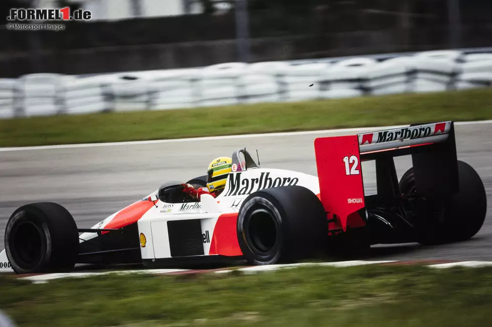 Foto zur News: Vor seinem Renndebüt in Rio de Janeiro in Brasilien hat der MP4/4 gerade mal einen Testtag in Imola absolviert. Dennoch siegt Alain Prost beim ersten Einsatz. Sein neuer Teamkollege Ayrton Senna wird aufgrund eines Regelverstoßes disqualifiziert. Interessant: In Rio ist der Überrollbügel des MP4/4 noch unlackiert.