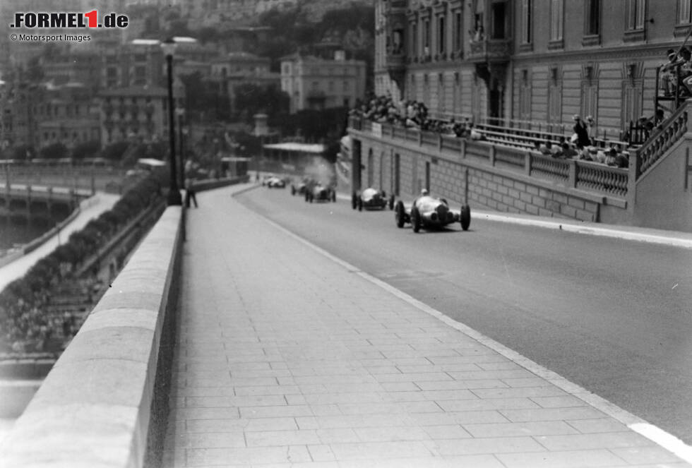 Vor allem in den Anfangsjahren kämpft der Grand Prix mit Finanzproblemen. Die Ticketverkäufe können die Verluste nicht auffangen, sodass der Automobilverband Geld mit Glücksspiel und Wetten dazuverdienen muss. 1938 kann das Rennen die Gebühren nicht mehr aufbringen und muss ausfallen. Vor allem in den Anfangsjahren kämpft der Grand Prix mit Finanzproblemen. Die Ticketverkäufe können die Verluste nicht auffangen, sodass der Automobilverband Geld mit Glücksspiel und Wetten dazuverdienen muss. 1938 kann das Rennen die Gebühren nicht mehr aufbringen und muss ausfallen.