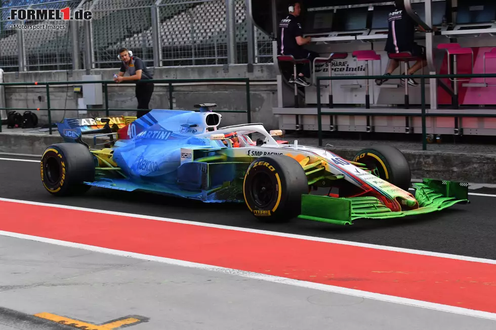 Foto zur News: ... den schrillen Farben an seinem Auto für Aufsehen. Warum so bunt? Erklärung: Williams hat sogenannte Flow-Vis-Farbe verwendet, um die Luftströmung sichtbar zu machen!