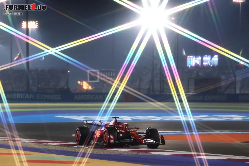 Foto zur News: #5 Kurve 10 (Katar): Tracklimits auf neuem Niveau. 2025 wurden dort eine Menge Verstöße verzeichnet, weil Fahrer am Kurveneingang (!) zu weit ausholten. Das Problem ist, dass wieder nur eine einfache Linie die Fahrbahn vom Auslauf trennt und die Fahrer so kein Feedback bekommen, wann sie zu weit draußen sind.