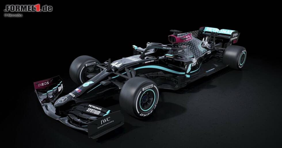 Der Mercedes W11 für die Formel-1-Saison 2020: Aus dem Silberpfeil macht die Marke kurzerhand ein schwarzes Fahrzeug. Doch Mercedes ist nicht das erste Team, das bei Formel-1-Grand-Prix auf ein mehrheitlich in Schwarz gehaltenes Auto setzt. Das zeigt unsere Fotostrecke - ohne Anspruch auf Vollständigkeit! Der Mercedes W11 für die Formel-1-Saison 2020: Aus dem Silberpfeil macht die Marke kurzerhand ein schwarzes Fahrzeug. Doch Mercedes ist nicht das erste Team, das bei Formel-1-Grand-Prix auf ein mehrheitlich in Schwarz gehaltenes Auto setzt. Das zeigt unsere Fotostrecke - ohne Anspruch auf Vollständigkeit!