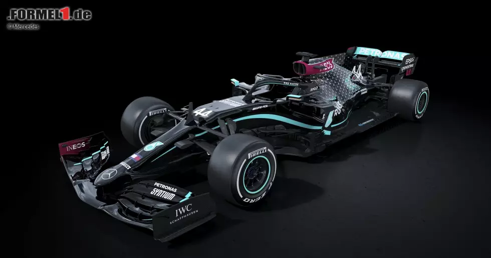 Foto zur News: Der Mercedes W11 für die Formel-1-Saison 2020: Aus dem Silberpfeil macht die Marke kurzerhand ein schwarzes Fahrzeug. Doch Mercedes ist nicht das erste Team, das bei Formel-1-Grand-Prix auf ein mehrheitlich in Schwarz gehaltenes Auto setzt. Das zeigt unsere Fotostrecke - ohne Anspruch auf Vollständigkeit!