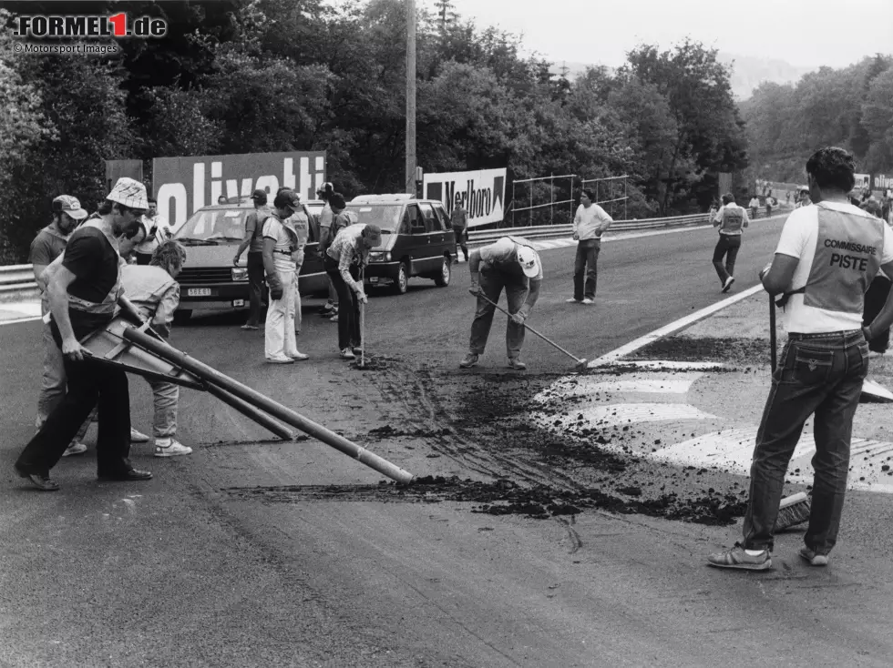 Foto zur News: Spa-Francorchamps im Juni 1985: Nichts geht mehr, weil der neu aufgetragene Asphalt den Belastungen nicht standhält. Was dann passiert, geht in die Formel-1-Geschichte ein. Wir blicken zurück!