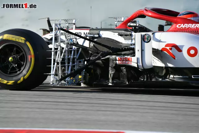 Foto zur News: Die zweite Testwoche der Formel 1 in Barcelona hat begonnen. Es gibt auch schon erste Neuerungen an den Fahrzeugen. Wir zeigen sie in dieser Fotostrecke!