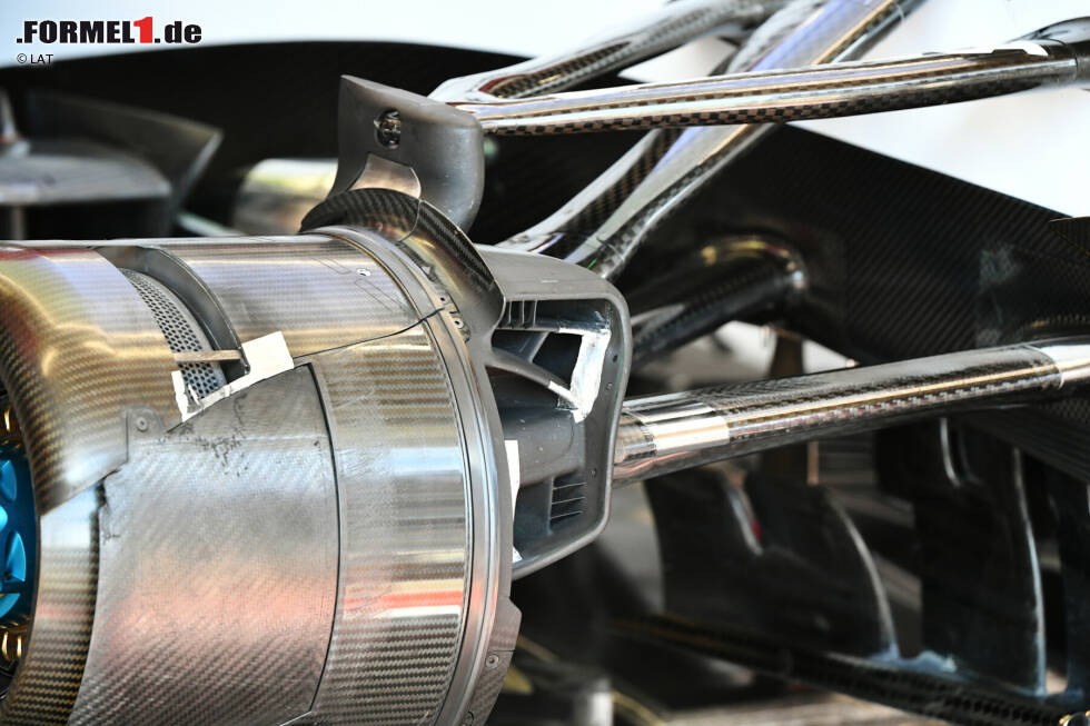 Die zweite Testwoche der Formel 1 in Barcelona ist vorbei. Natürlich haben die Teams wieder zahlreiche Neuerungen ausgepackt. Wir zeigen dir in unserer Fotostrecke, welche das sind: Die zweite Testwoche der Formel 1 in Barcelona ist vorbei. Natürlich haben die Teams wieder zahlreiche Neuerungen ausgepackt. Wir zeigen dir in unserer Fotostrecke, welche das sind:
