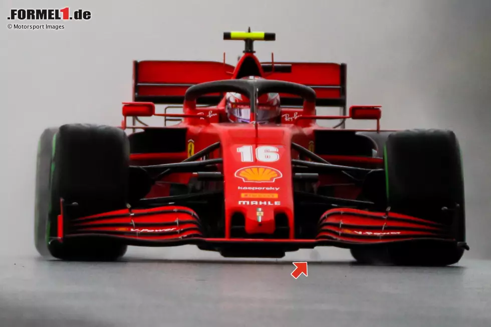 In dieser Aufnahme des Ferrari SF1000 ist eine Luftverwirbelung unter dem Auto erkennbar (siehe Pfeil). Foto zur News: In dieser Aufnahme des Ferrari SF1000 ist eine Luftverwirbelung unter dem Auto erkennbar (siehe Pfeil).