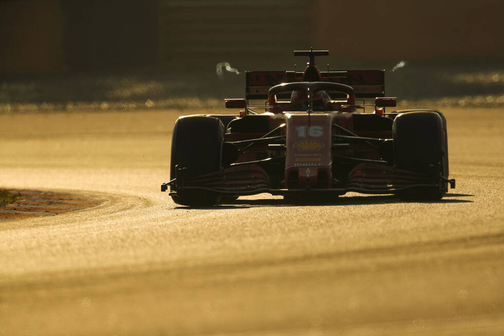Foto zur News: Ein interessantes Bild des neuen Ferrari, auf dem die am Heckflügel entstehenden Luftverwirbelungen zu sehen sind. Sie entstehen beim Strömungsabriss an den Kanten des Heckflügels.