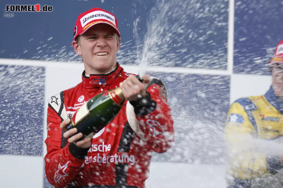 Foto zur News: #10 Nico Hülkenberg: Als er 2010 in die Formel 1 einsteigt, gilt der Deutsche als echter Überflieger. Wie ein heißes Messer durch Butter pflügt er als Meister durch die Formel BMW, die A1GP-Serie, die Formel-3-Euroserie und auch auf Anhieb durch die GP2-Serie. In seinem ersten Formel-1-Jahr bei Williams feiert er sogar gleich eine Pole.