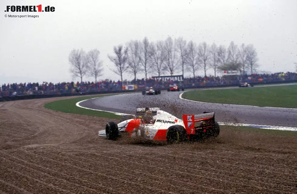 Foto zur News: Doch das Jahr an der Seite von Ayrton Senna wird zum großen Missverständnis. Während der Brasilianer mit 73 Punkten WM-Zweiter wird, holt Andretti lediglich sieben Zähler. Sohn Marco sagt später, dass McLaren seinen Vater sabotiert habe, um Mika Häkkinen ins Auto setzen zu können. Nach P3 in Monza geht er freiwillig zurück in die USA.