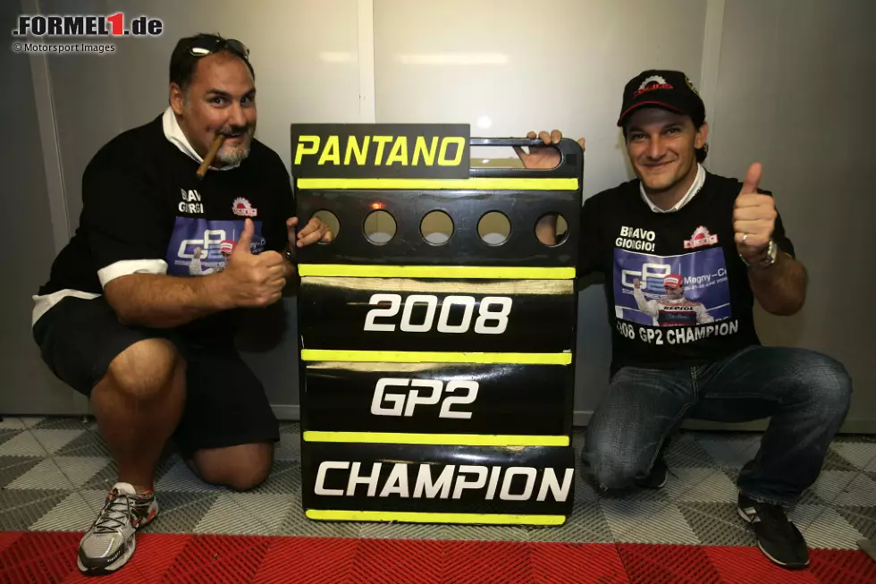 Giorgio Pantano: Einen Rekord hat der Italiener sicher. Er ist der einzige Pilot, der sich in der Ära der GP2-Serie und der neuen Formel 2 zum Meister krönt, nachdem er bereits in der Formel 1 war. Das ist heute nicht mehr möglich. Als er 2008 den Titel in der GP2 gewinnt, ist seine Formel-1-Karriere längst vorbei. Foto zur News: Giorgio Pantano: Einen Rekord hat der Italiener sicher. Er ist der einzige Pilot, der sich in der Ära der GP2-Serie und der neuen Formel 2 zum Meister krönt, nachdem er bereits in der Formel 1 war. Das ist heute nicht mehr möglich. Als er 2008 den Titel in der GP2 gewinnt, ist seine Formel-1-Karriere längst vorbei.