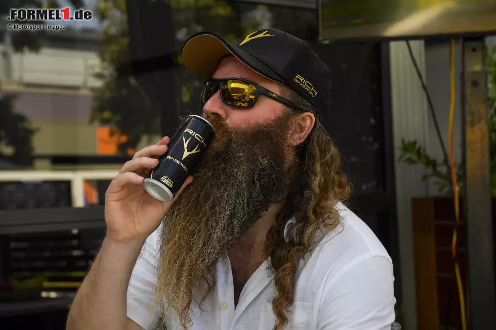 Foto zur News: 2019: William Storey und seine Energydrink-Marke Rich Energy werden Titelsponsor bei Haas. Monate später trennt man sich im Unfrieden, es kommt zur medialen Schlammschlacht - alles genau dokumentiert in der Netflix-Serie zur Formel 1, die Haas/Rich Energy viel On-Air-Zeit bietet. Alles nur ein PR-Kalkül von Storey?