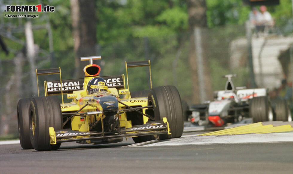 Foto zur News: Damon Hill im Jordan 198, der 1998 ebenfalls mit den X-Wings ausgestattet ist, bevor die FIA einschreitet.