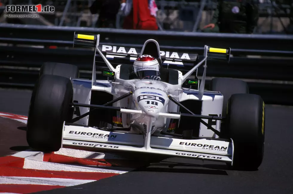 Foto zur News: Jos Verstappen räubert über die Randsteine in Monaco.