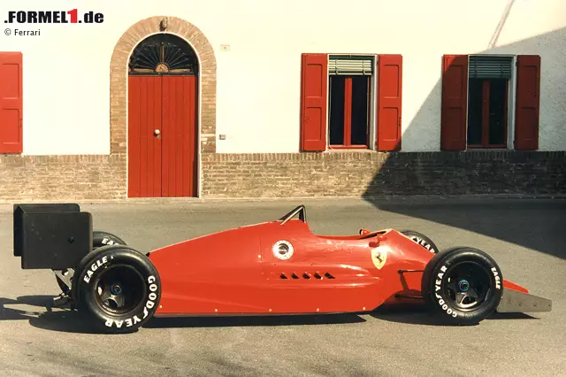 Foto zur News: 1986: Ja, bereits in den 80ern liebäugelt Ferrari mit einem Formel-1-Ausstieg. Damals segnet noch Enzo Ferrari persönlich den Bau eines IndyCars ab, weil er unzufrieden mit dem angekündigten neuen Motorenreglement der Königsklasse ist. Der Ferrari 637 (Foto) aus der Feder von Gustav Brunner wird sogar gebaut - kommt aber nie zum Einsatz.