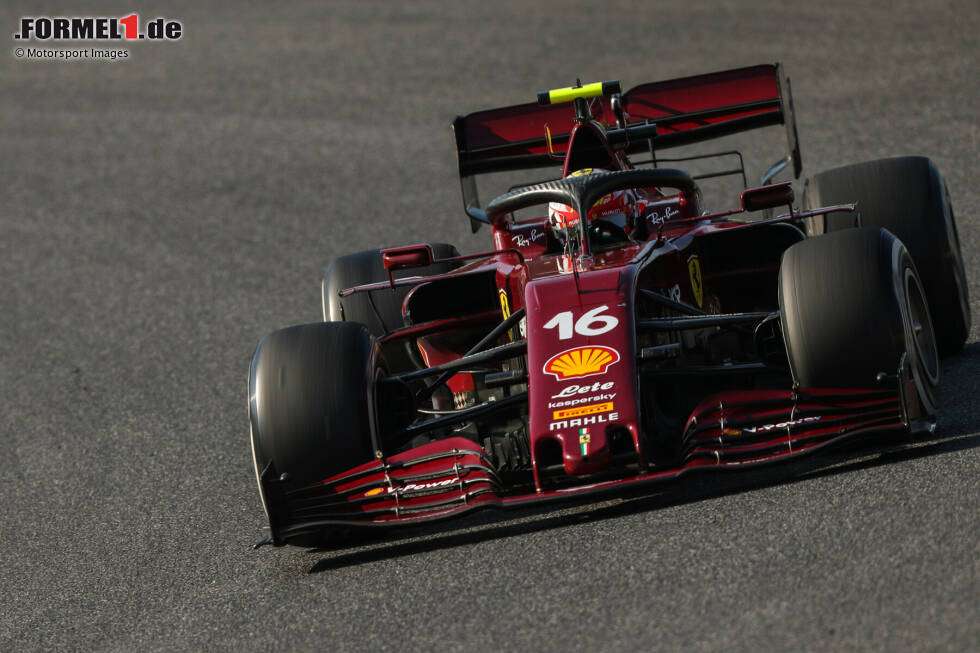 2020: Anlässlich des 1.000. Rennens von Ferrari in der Formel-1-WM greift das Team einmalig auf den ursprünglichen Farbton zurück, Burgund - und nur beim Toskana-Grand-Prix in Mugello, der das Jubiläum markiert. 2020: Anlässlich des 1.000. Rennens von Ferrari in der Formel-1-WM greift das Team einmalig auf den ursprünglichen Farbton zurück, Burgund - und nur beim Toskana-Grand-Prix in Mugello, der das Jubiläum markiert.