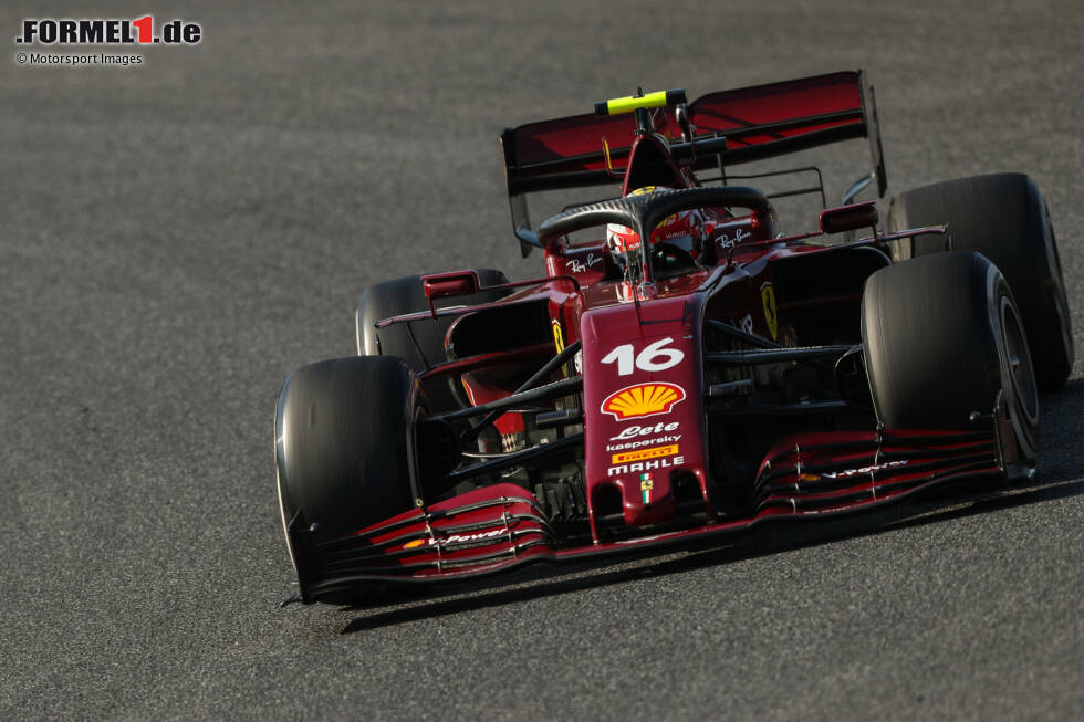 Foto zur News: 2020: Anlässlich des 1.000. Rennens von Ferrari in der Formel-1-WM greift das Team einmalig auf den ursprünglichen Farbton zurück, Burgund - und nur beim Toskana-Grand-Prix in Mugello, der das Jubiläum markiert.