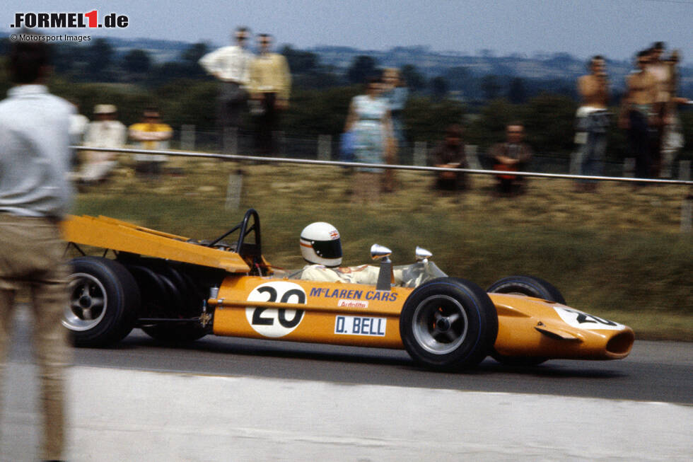 Foto zur News: Derek Bell: Der Brite ist in der erste Pilot, der (erfolglos) für beide Teams fährt. 1968 geht er bei zwei Rennen für Ferrari an den Start, ein Jahr später einmalig für McLaren. Die Zielflagge sieht er dabei nie. Seine großen Erfolge feiert Bell nicht in der Formel 1 sondern in Le Mans, wo er fünfmal das 24-Stunden-Rennen gewinnt.