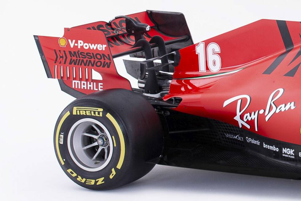 Foto zur News: Das Getriebe: Ferrari hat für 2020 ein völlig neues, schmaleres Getriebe entwickelt, sodass die Motorhaube im Heck des Fahrzeugs noch enger gehalten werden konnte. So wird der Luftstrom hin zu Diffusor und Heckflügel zusätzlich verbessert.