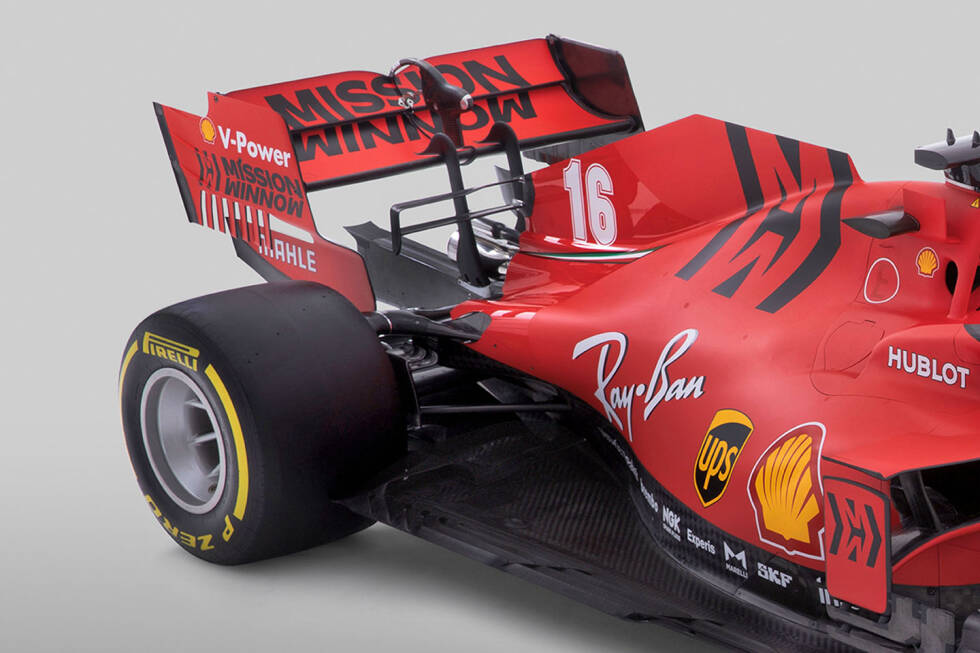 Foto zur News: Die Motorhaube: Ferrari ist es gelungen, die Motorhaube des SF1000 noch schmaler zu gestalten. Dank einer leicht veränderten Installation des Antriebsstrangs und der Zusatzkomponenten liegt die Motorhaube in diesem Jahr nochmals etwas tiefer.