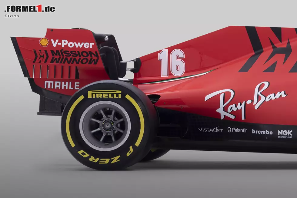Die Heckflügel-Endplatten: Auch hier hat Ferrari nachgelegt und das bisherige Design umfangreich überarbeitet - konkret die seitlichen Endplatten des Heckflügels. Allerdings werden im Saisonverlauf unterschiedliche Versionen des Heckflügels zum Einsatz kommen, je nach Streckenbeschaffenheit. Foto zur News: Die Heckflügel-Endplatten: Auch hier hat Ferrari nachgelegt und das bisherige Design umfangreich überarbeitet - konkret die seitlichen Endplatten des Heckflügels. Allerdings werden im Saisonverlauf unterschiedliche Versionen des Heckflügels zum Einsatz kommen, je nach Streckenbeschaffenheit.