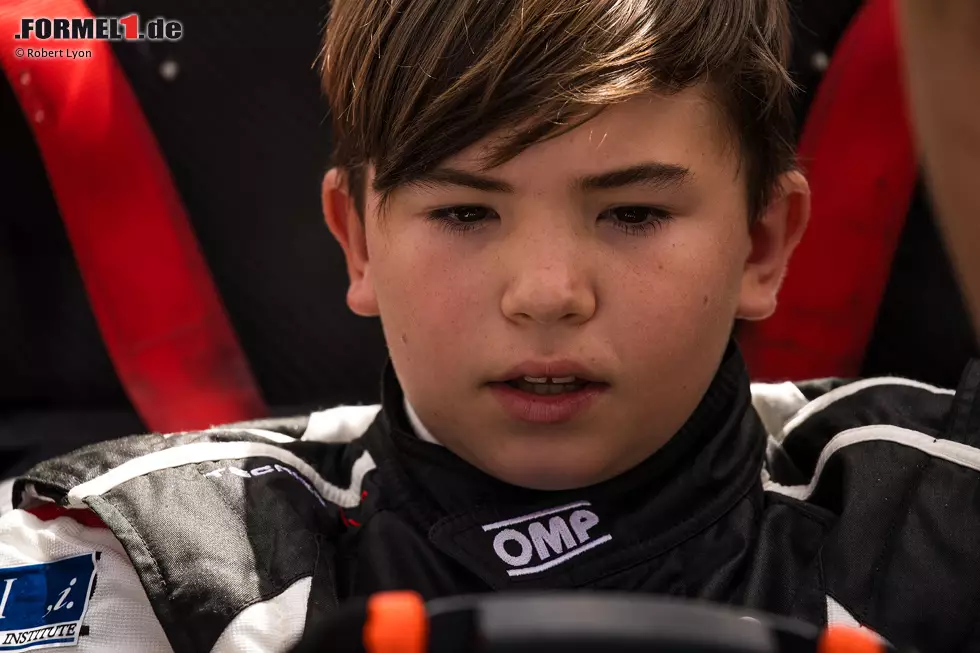 Emerson Fittipaldi jun.: Mit gerade mal 14 Jahren ist der jüngste Sohn von Emerson das jüngste Mitglied der berühmten Rennfahrerfamilie. Seine erste Saison im professionellen Motorsport fuhr der junge "Emmo" 2021 in der Dänischen Formel 4, die er nach zwei Siegen auf Rang drei abschloss. Foto zur News: Emerson Fittipaldi jun.: Mit gerade mal 14 Jahren ist der jüngste Sohn von Emerson das jüngste Mitglied der berühmten Rennfahrerfamilie. Seine erste Saison im professionellen Motorsport fuhr der junge "Emmo" 2021 in der Dänischen Formel 4, die er nach zwei Siegen auf Rang drei abschloss.