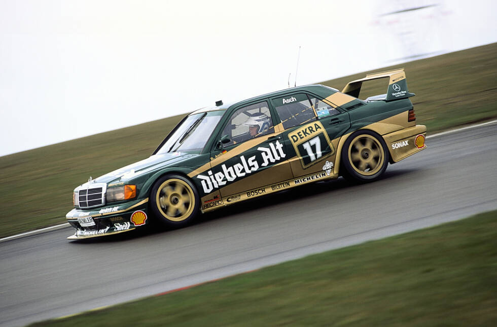 Foto zur News: AMG-Mercedes 190 E (1992): Roland Asch fuhr in der DTM-Saison 1992 im Zakspeed-Team diesen schicken grün-goldenen Benz. Auf dem Norisring startete Asch von der Pole-Position. Gewinnen konnte er auf dem Nürburgring und in Hockenheim. Die Meisterschaft, die von Markenkollege Klaus Ludwig gewonnen wurde, beendete Asch als Sechster.