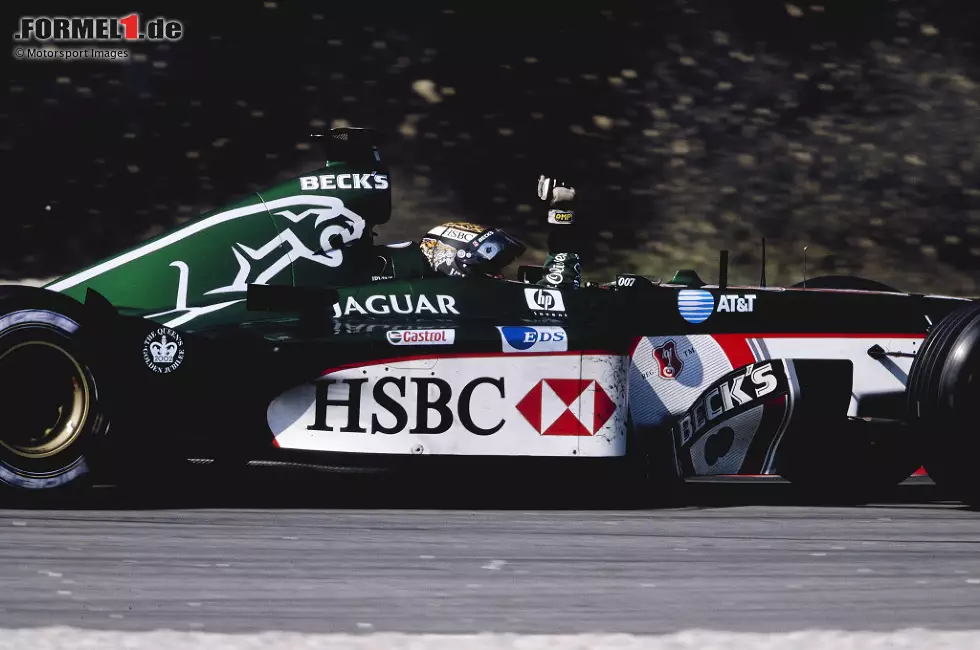 Foto zur News: Jaguar R3 (2002): Die &quot;Raubkatze&quot; darf bei grünen Autos natürlich nicht fehlen. Zwischen 2000 und 2004 schickte Ford die Edelmarke Jaguar als Werksteam in die Formel 1. Zwei dritte Plätze von Eddie Irvine lautete die magere Ausbeute in fünf Jahren.