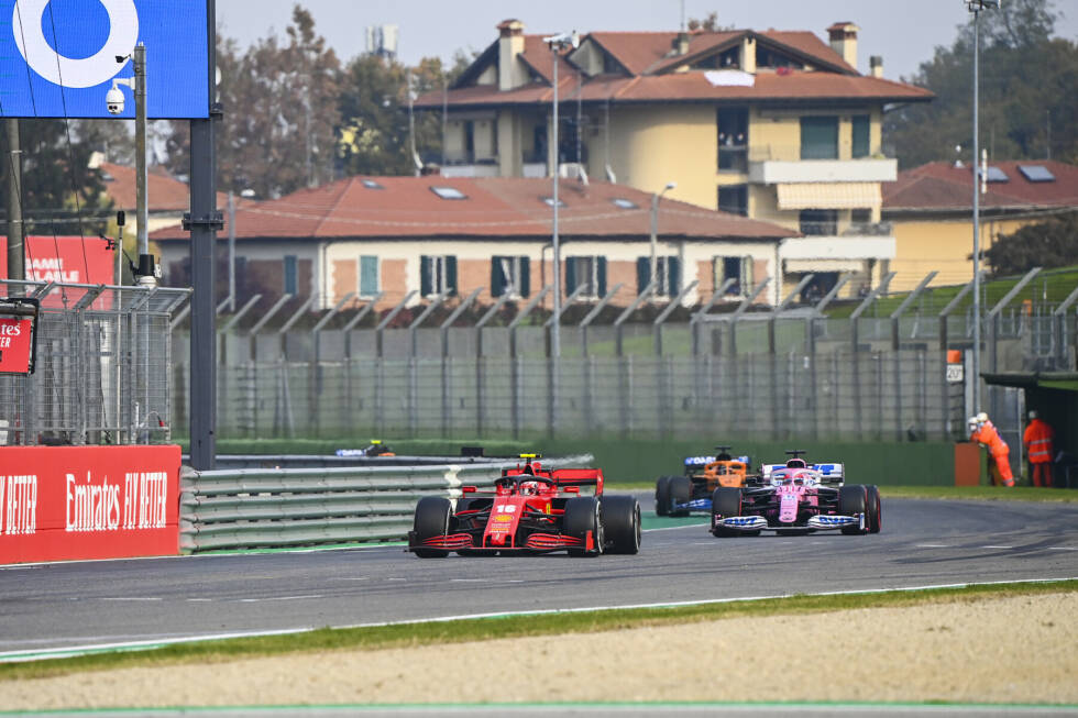 Foto zur News: Charles Leclerc (2): Man hat sich mittlerweile so daran gewöhnt, dass er Sebastian Vettel klar im Griff hat, dass man schnell vergessen kann, dass P5 im Rennen im diesjährigen Ferrari eigentlich mehr ist, als das Auto wohl zulässt. Für die 1 hat uns dieses Mal allerdings das &quot;gewisse Extra&quot; gefehlt.