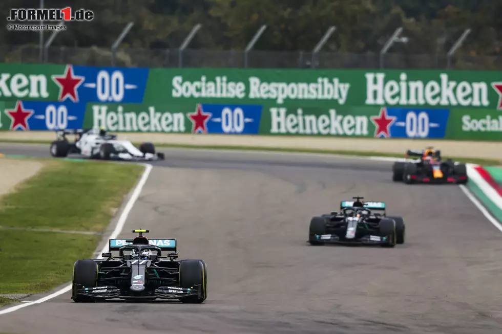 Valtteri Bottas (2): Im Qualifying vor Hamilton und am Sonntag den Start gewonnen - und damit unter normalen Umständen auch das Rennen. Das Ferrari-Trümmerteil ruinierte das allerdings. Dafür konnte er nichts, Abzüge gibt es aber unter anderem für den Fehler, der zwischenzeitlich eine Postion gegen Verstappen kostete. Foto zur News: Valtteri Bottas (2): Im Qualifying vor Hamilton und am Sonntag den Start gewonnen - und damit unter normalen Umständen auch das Rennen. Das Ferrari-Trümmerteil ruinierte das allerdings. Dafür konnte er nichts, Abzüge gibt es aber unter anderem für den Fehler, der zwischenzeitlich eine Postion gegen Verstappen kostete.