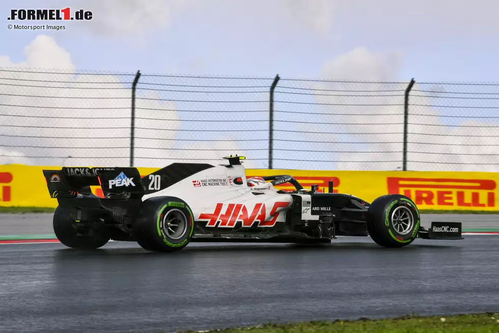 Kevin Magnussen (3): War von allen Piloten aus den kleinen Teams am besten unterwegs - bis das Team seinen Boxenstopp vermasselte und er hoffnungslos zurückfiel. Zu Punkten hätte es am Ende vermutlich trotzdem nicht gereicht, doch seine Leistung in der ersten Rennhälfte honorieren wir mit der besten Note aller "Hinterbänkler". Foto zur News: Kevin Magnussen (3): War von allen Piloten aus den kleinen Teams am besten unterwegs - bis das Team seinen Boxenstopp vermasselte und er hoffnungslos zurückfiel. Zu Punkten hätte es am Ende vermutlich trotzdem nicht gereicht, doch seine Leistung in der ersten Rennhälfte honorieren wir mit der besten Note aller "Hinterbänkler".