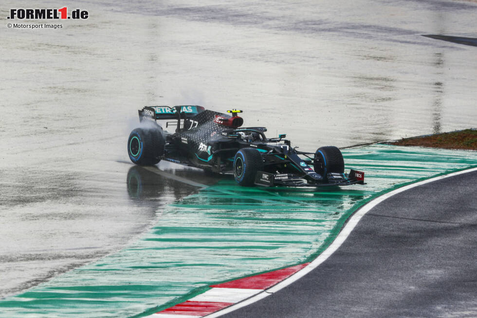 Valtteri Bottas (6): Auch bei ihm hätte ein Redakteur gerne die Skala erweitert. Beim Dreher in Kurve 1 könnte man noch ein Auge zudrücken, beim zweiten, als er völlig übermotiviert in Ocon gekracht ist, nicht mehr. Anschließend mit einem beschädigten Auto jenseits von Gut und Böse. Am Ende deckt sich die Note mit der Anzahl der Dreher. Valtteri Bottas (6): Auch bei ihm hätte ein Redakteur gerne die Skala erweitert. Beim Dreher in Kurve 1 könnte man noch ein Auge zudrücken, beim zweiten, als er völlig übermotiviert in Ocon gekracht ist, nicht mehr. Anschließend mit einem beschädigten Auto jenseits von Gut und Böse. Am Ende deckt sich die Note mit der Anzahl der Dreher.
