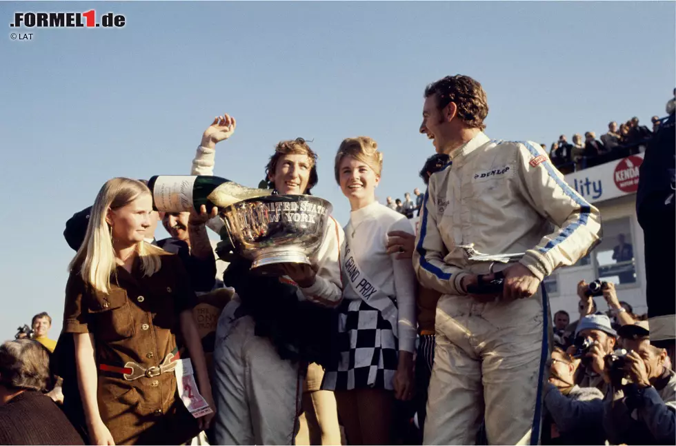 Foto zur News: Beim Grand Prix der Vereinigten Staaten 1969 feiert Rindt in seiner fünften Formel-1-Saison schließlich den ersten Sieg in der Königsklasse mit großem Vorsprung auf Piers Courage und John Surtees.