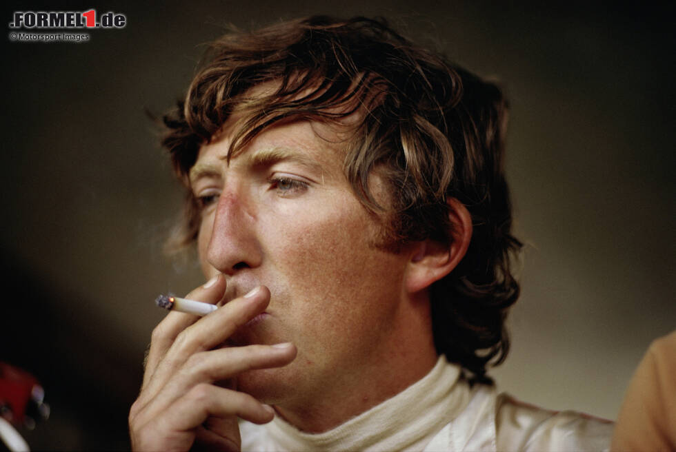 Foto zur News: Mit Zigarette im Mund: So kannte man Jochen Rindt, der nicht umsonst den Beinamen &quot;James Dean der Formel 1&quot; bekam. Sein Mythos lebt auch mehr als 50 Jahre nach dem Tod des gebürtigen Mainzers weiter.