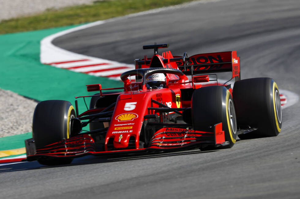 Foto zur News: ... stimmt und/oder wie konkret die Gespräche sind, das lässt sich nur schwer beurteilen. Fest steht jedenfalls: Vettel sitzt auch danach im Ferrari, den Wechsel gab es nie.
