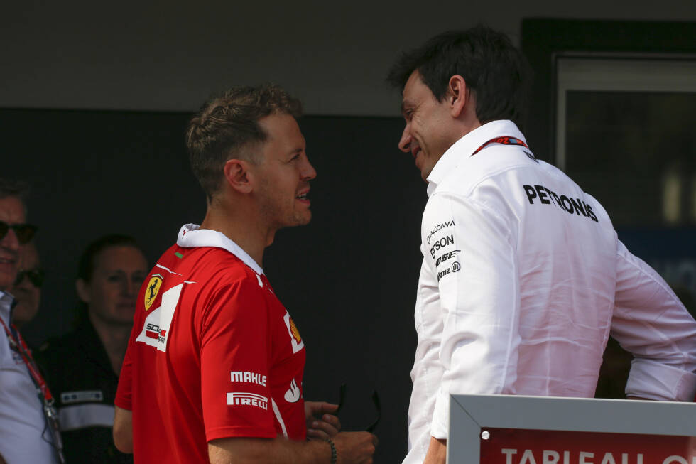 Foto zur News: Sebastian Vettel verhandelt mit Mercedes. Das ist, was Jordan in der Saison 2017 ausplaudert. Ob das aber ...