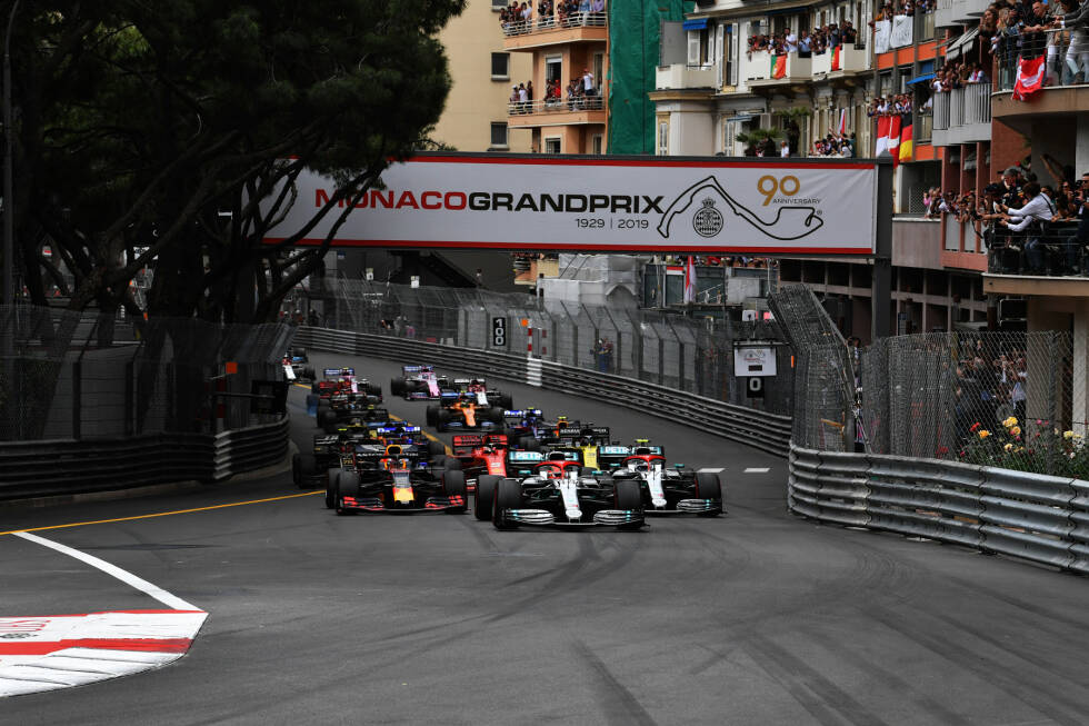 Foto zur News: #7) Sonderstatus für Monaco - Alle Formel-1-Rennen müssen mindestens eine Distanz von 305 Kilometern umfassen. Alle? Nicht ganz! In Artikel 5.3.a) ist eine Ausnahme für den Monaco-GP festgelegt. Der muss nur 260 Kilometer umfassen. Diesen Sonderstatus hat lediglich das Rennen im Fürstentum.